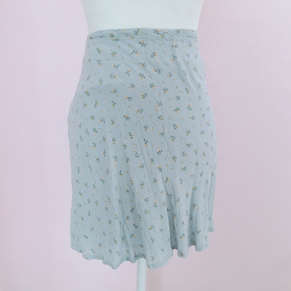 brandy melville genevieve blue floral wrap skirt